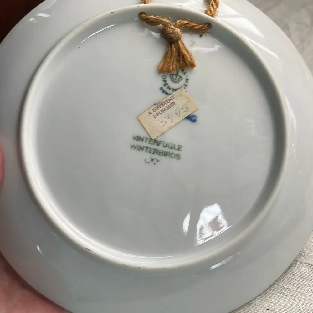 1987 Royal Copenhagen Christmas collector plate “ Winterbirds “ Denmark